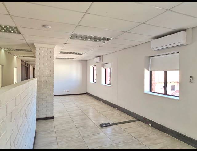 252M² OFFICE TO LET IN WILLOWBROOK